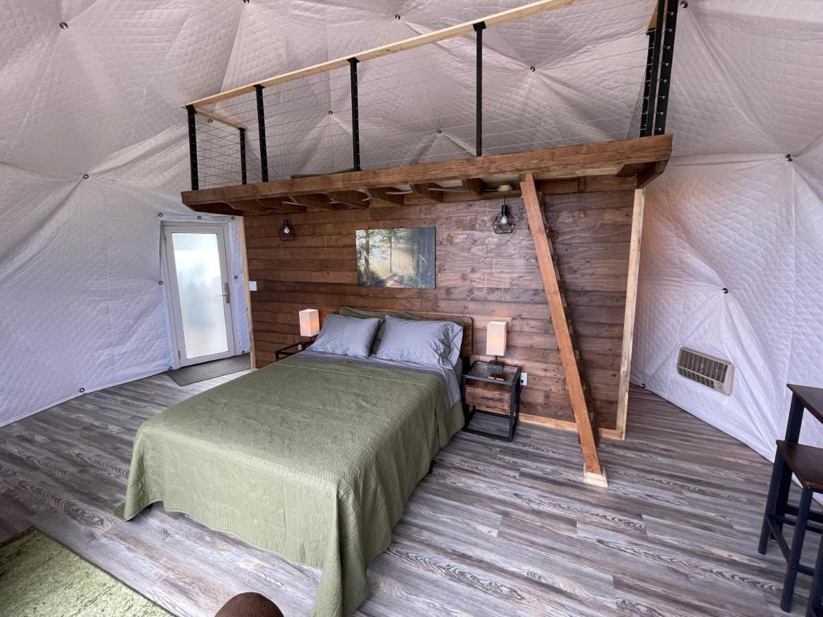 מונטיצ'לו Canyon Rim Domes - A Luxury Glamping Experience!! מראה חיצוני תמונה