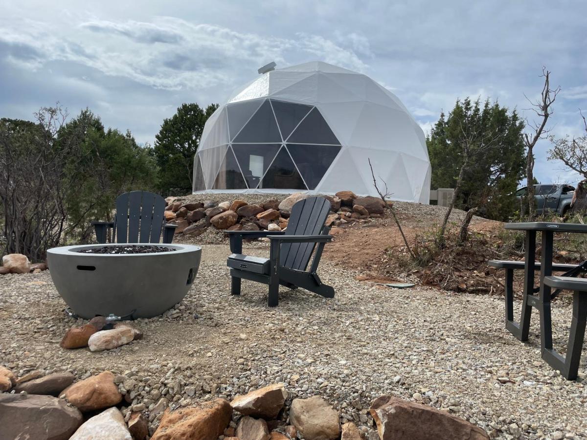 מונטיצ'לו Canyon Rim Domes - A Luxury Glamping Experience!! מראה חיצוני תמונה