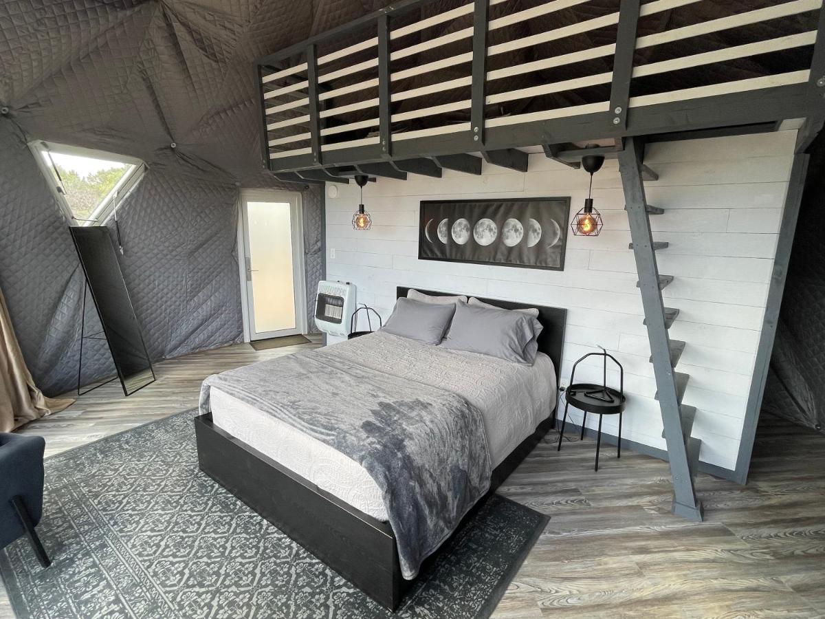 מונטיצ'לו Canyon Rim Domes - A Luxury Glamping Experience!! מראה חיצוני תמונה