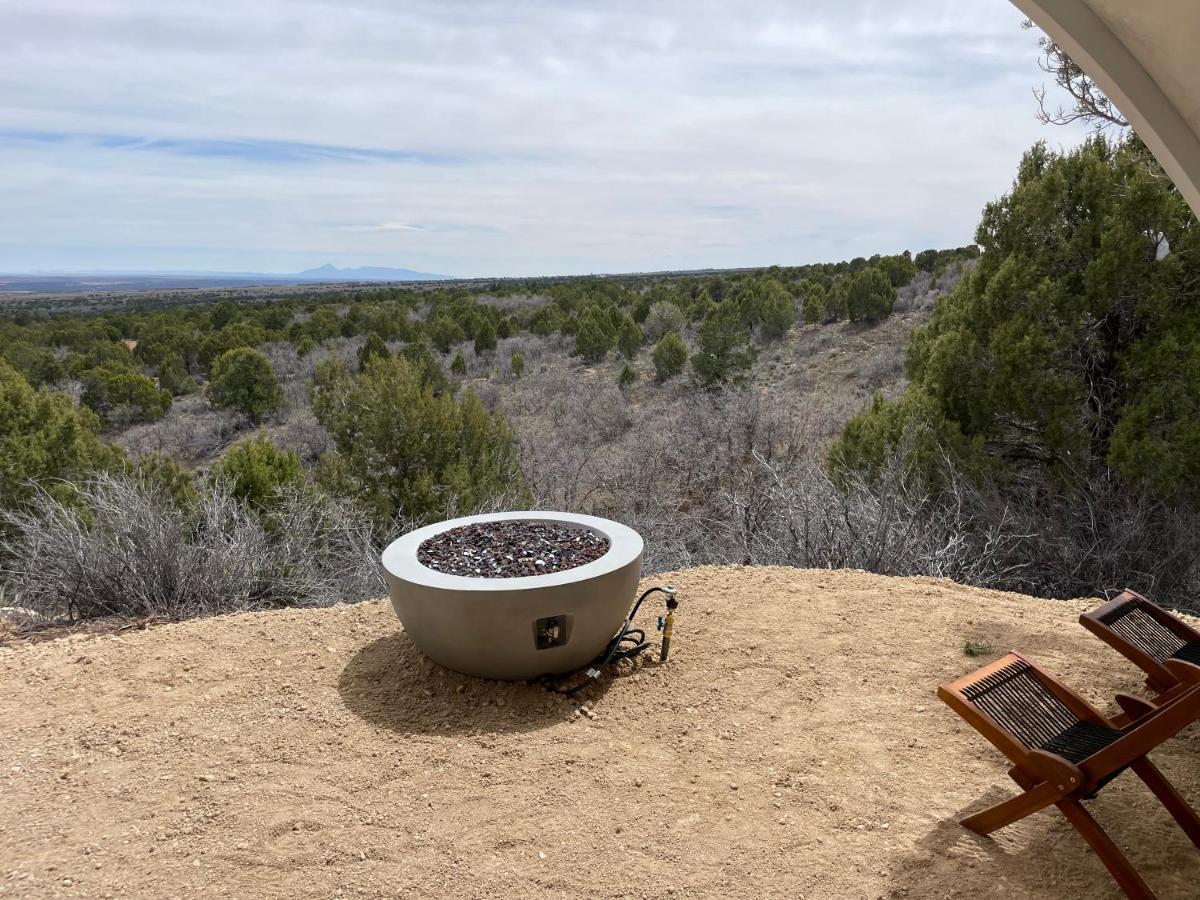 מונטיצ'לו Canyon Rim Domes - A Luxury Glamping Experience!! מראה חיצוני תמונה