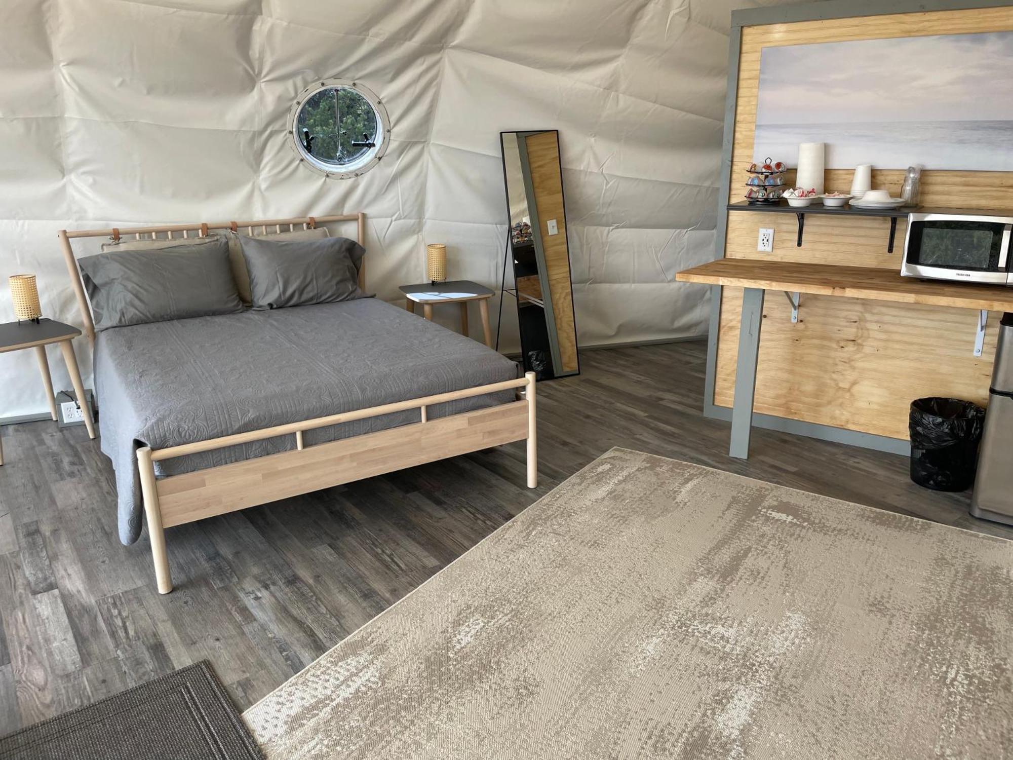 מונטיצ'לו Canyon Rim Domes - A Luxury Glamping Experience!! מראה חיצוני תמונה